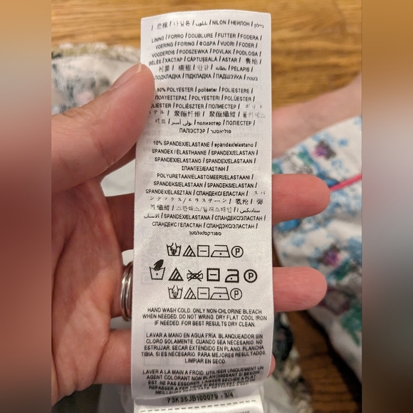 GUESS Light grey Fit and Flare Dress Floral Keyhole Halter sz XS - Picture 5 of 9